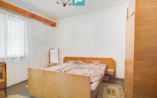 Apartament la casă cu 4 camere în Pârneava - Poză 8