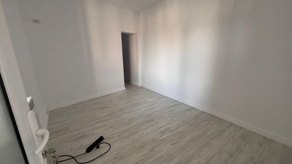 Casa complet renovata – ideala pentru locuinta, birouri sau investitie | - Poză 12