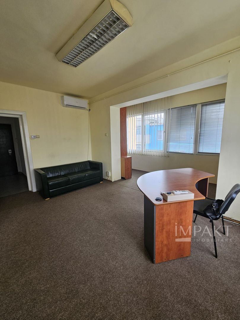 Apartament cu 2 camere ideal pentru investitie in centru - Poză 1