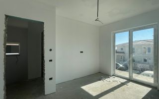 Duplex despartit prin camera tehnica- 5 camere- Mosnita Noua - Poză 11