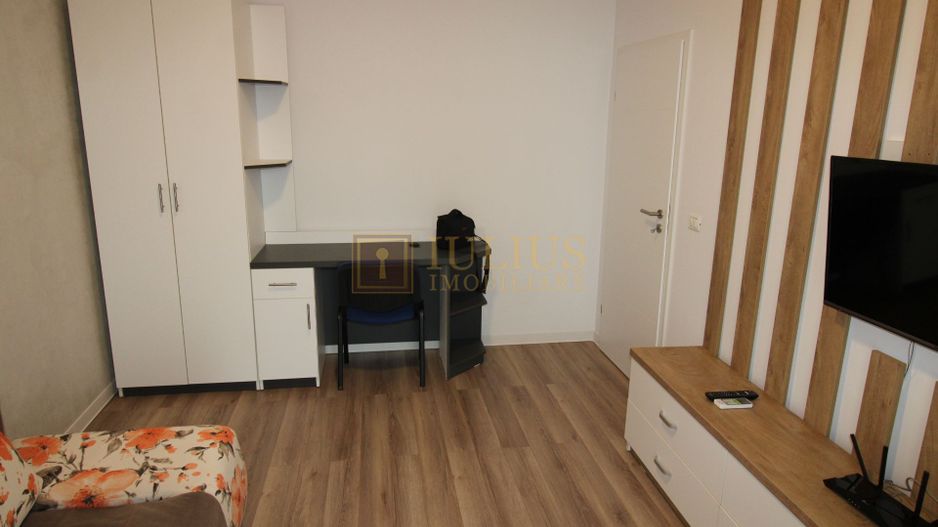 la 10 min de Complex, ideal pentru cuplu, studenti, centrala proprie - Poză 1