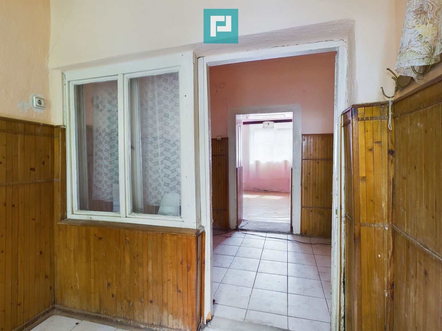 Casă cu 3 camere de vânzare în Bujac - Poză 4