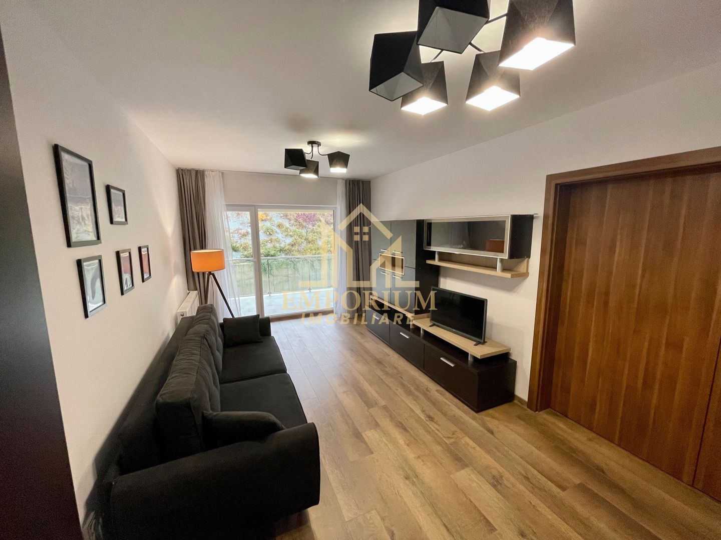 2 camere semidecomandate, Modern, Parcare, AC, Intre Lacuri, Viva City - Poză 1