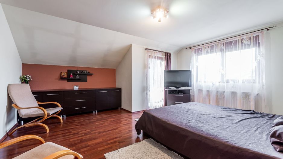 VILĂ MODERNĂ CU PISCINĂ, SAUNĂ- COMISION 0% – ARADUL NOU - Poză 7