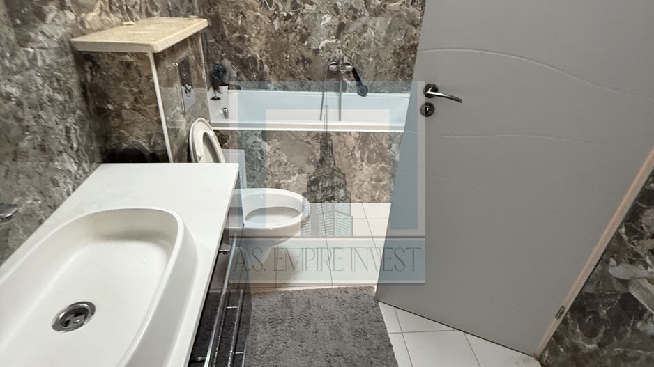 Casa 10 camere, 5 bai, 380 mp teren - zona Astra - Poză 24