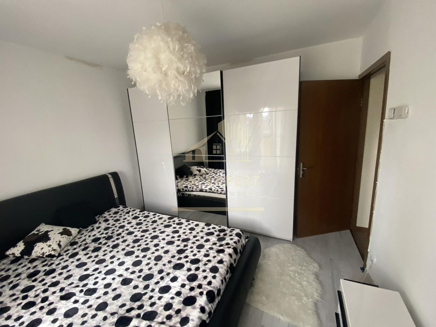 APARTAMENT 3 CAMERE, 97 MP, CAMPULUNG, PRET 62000 EURO - Poză 2