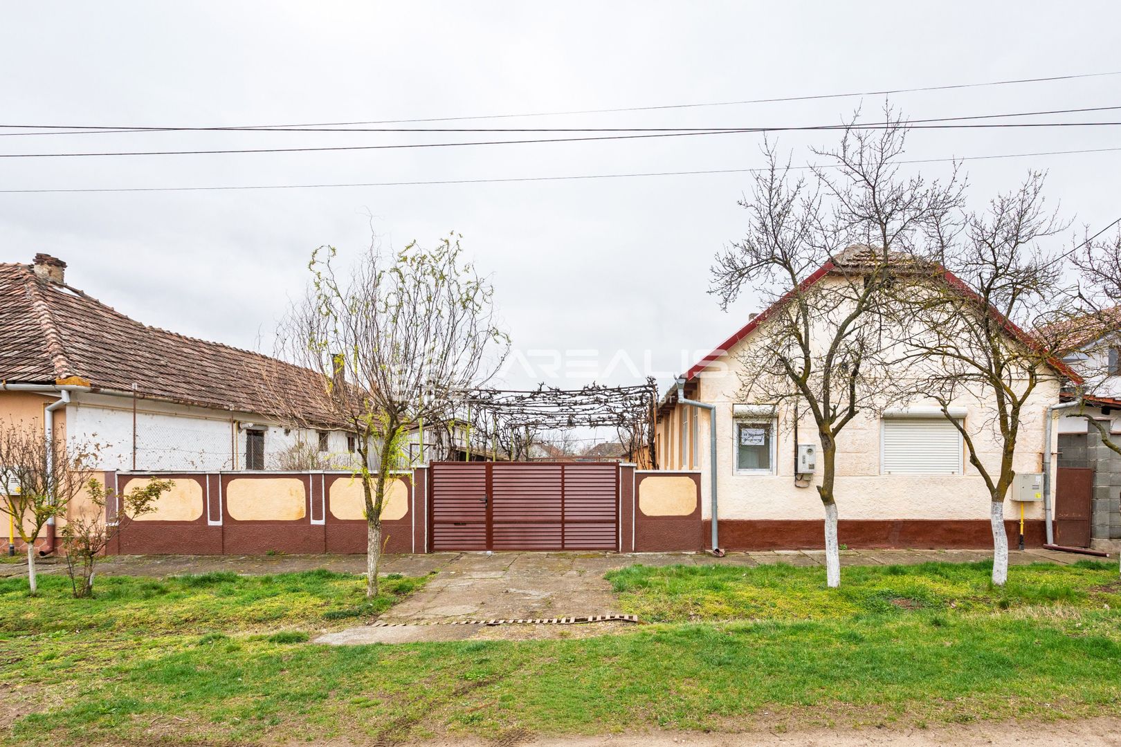 Casă rustică cu teren - Horia - Poză 1