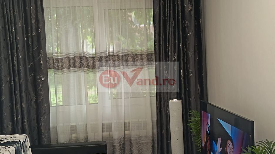 De vanzare apartament 3 camere – Micro 40 – Parter cu gradina, 58.000 euro - Poză 3