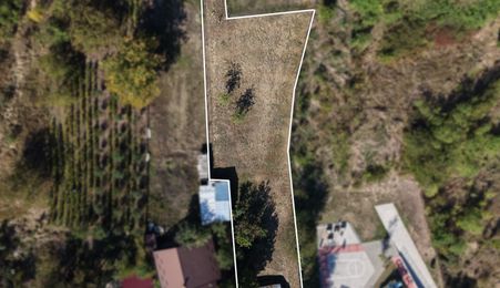 Teren de 1.247 mp cu priveliște spre Iași – liniște aproape de oraș