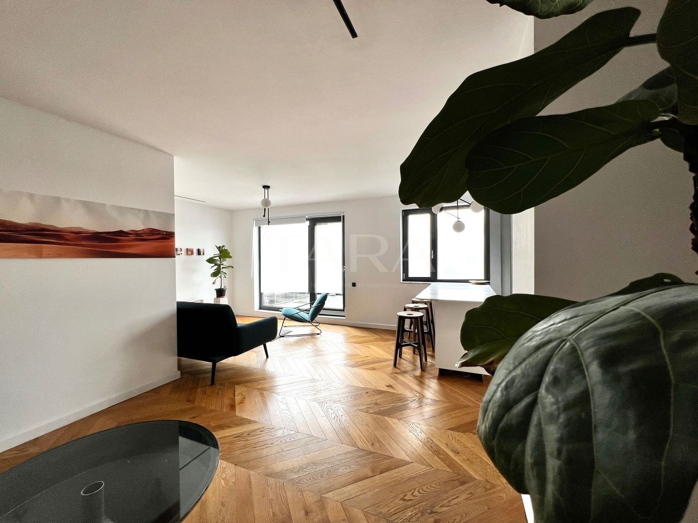 Apartament modern cu terasă spațioasă de vânzare în Mărăști. - Poză 1