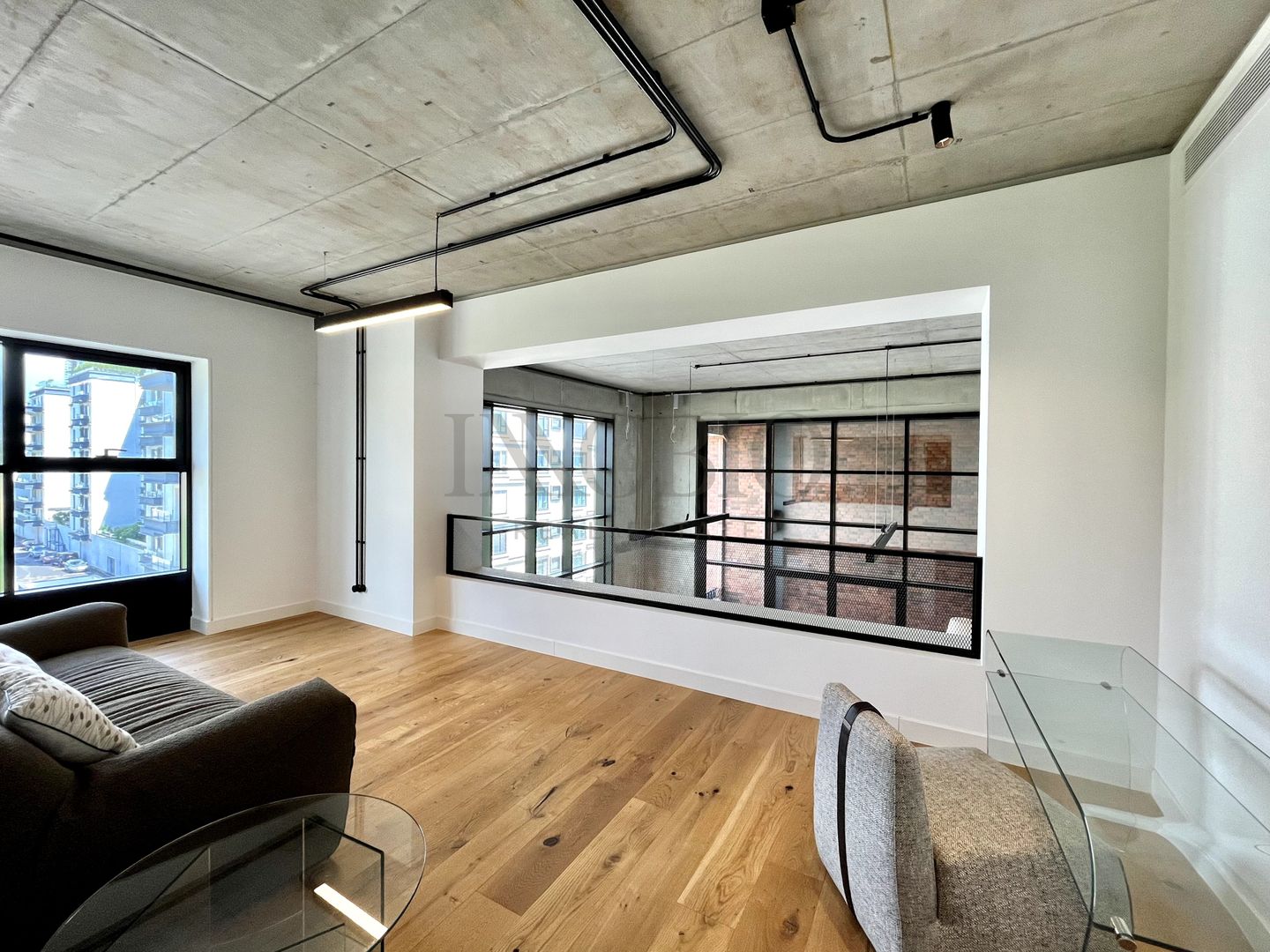 Brick Lofts Unitate pe 2 Niveluri / Bucătărie Mobilata / Vedere Lac - Poză 11