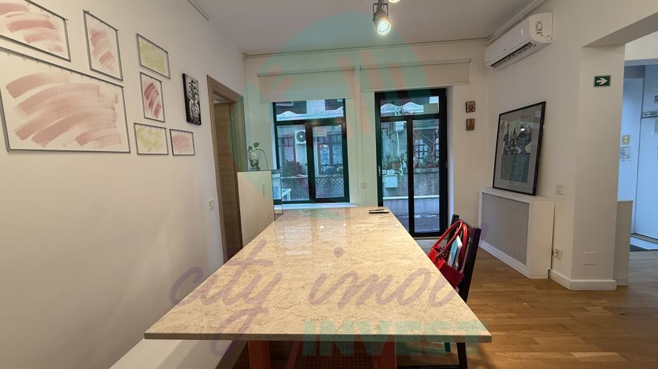 Un apartament Chic ideal ca locuinta sau activitate - Poză 13