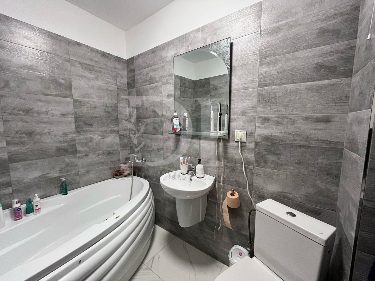 Apartament de 3 camere | de vanzare | Parcare inclusa - Poză 8