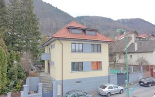 Apartament decomandat | 2 camere | 74 mpu | gradina | garaj | Centru - Poză 1