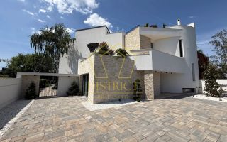 Casa individuală impresionant cu 4 camere si 5 bai | Mosnita Noua - Poză 2