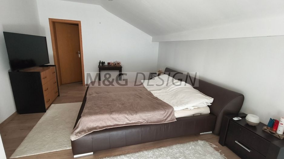 Casă individuală spațioasă cu garaj și curte generoasă – Ghiroda - Poză 23
