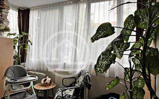 Apartament cu 3 camere de vanzare in zona Rogerius, Oradea - Poză 3