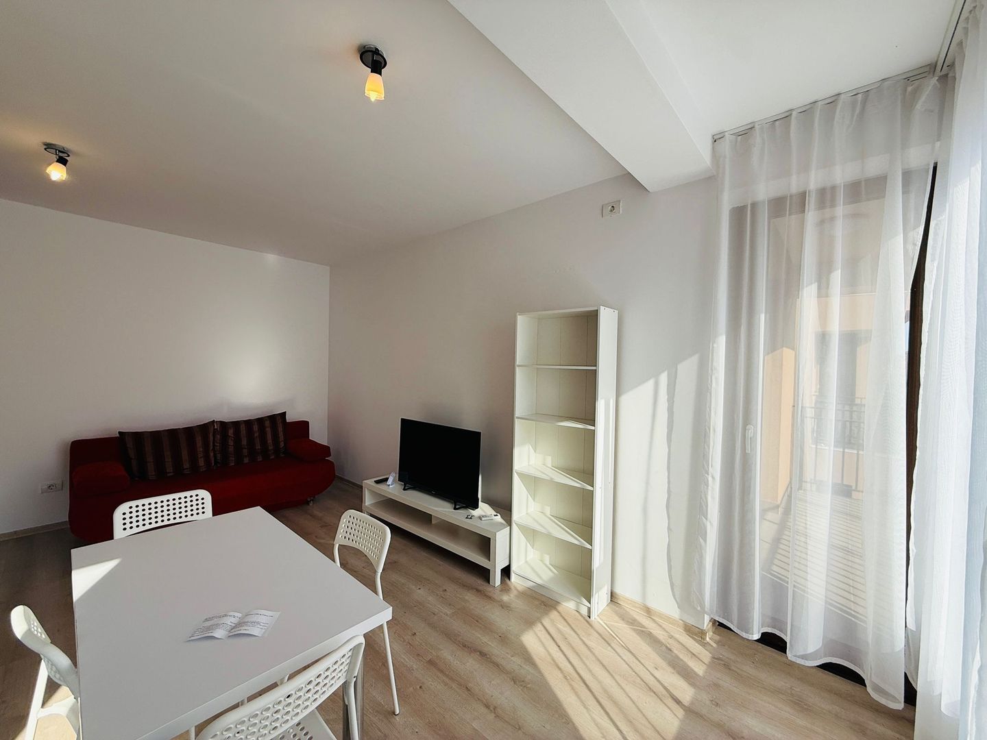 Giroc-Esso | 2 Camere | Etaj intermediar | Mobilat si Utilat | Loc de parcare - Poză 2