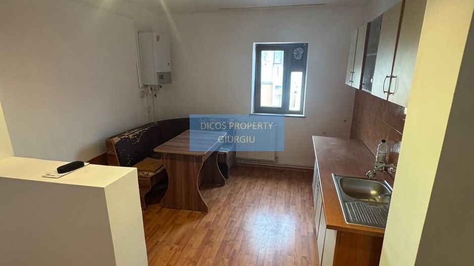 Apartament 3 camere de vânzare – Tineretului, zona Biserică - Poză 5