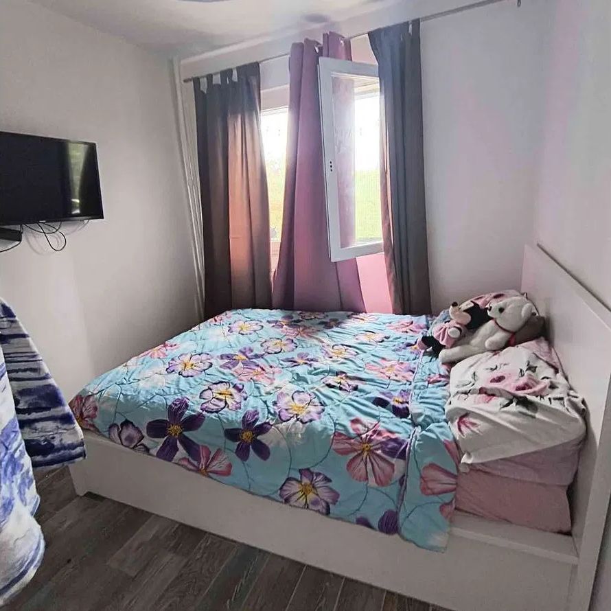 Metrou 1 Decembrie Decomandat 4 Camere - Poză 1