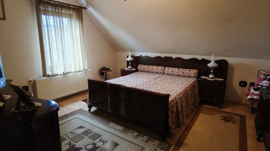 Casa de locuit Central 310 mp utili + 2 spatii comerciale de la strada - Poză 3