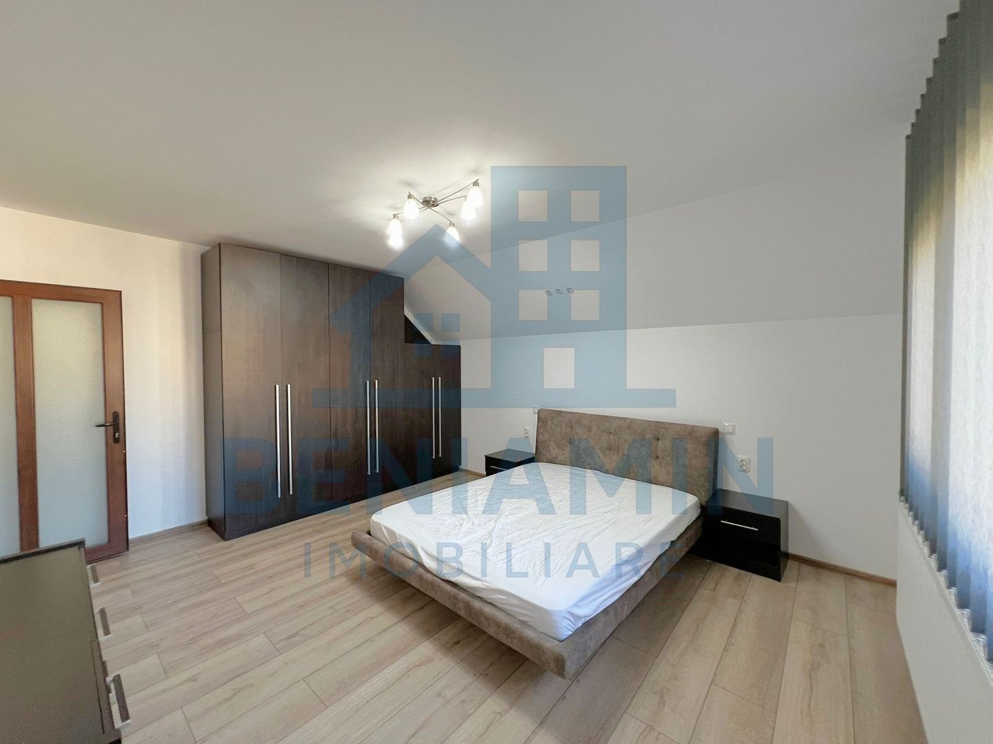 Casa Moderna-4 Dormitoare-Foisor-Mobilata-Utilata-Lux-Zona Excelenta - Poză 3