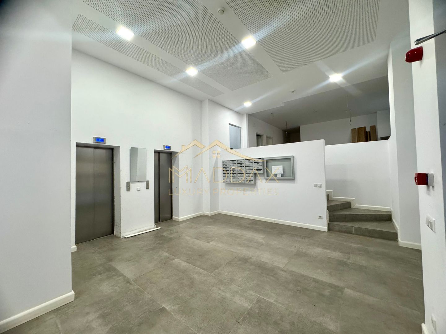 Apartament cu *3 camere* / Cladire Istorica stil Brancovenesc / Universitate - Poză 29