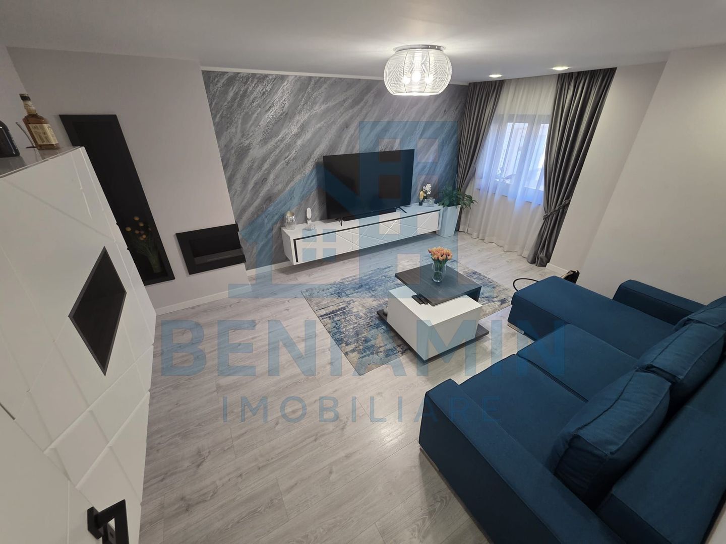 Trei camere decomandat ultra-renovat 2 bai Mcdonalds etaj 2 - Poză 2