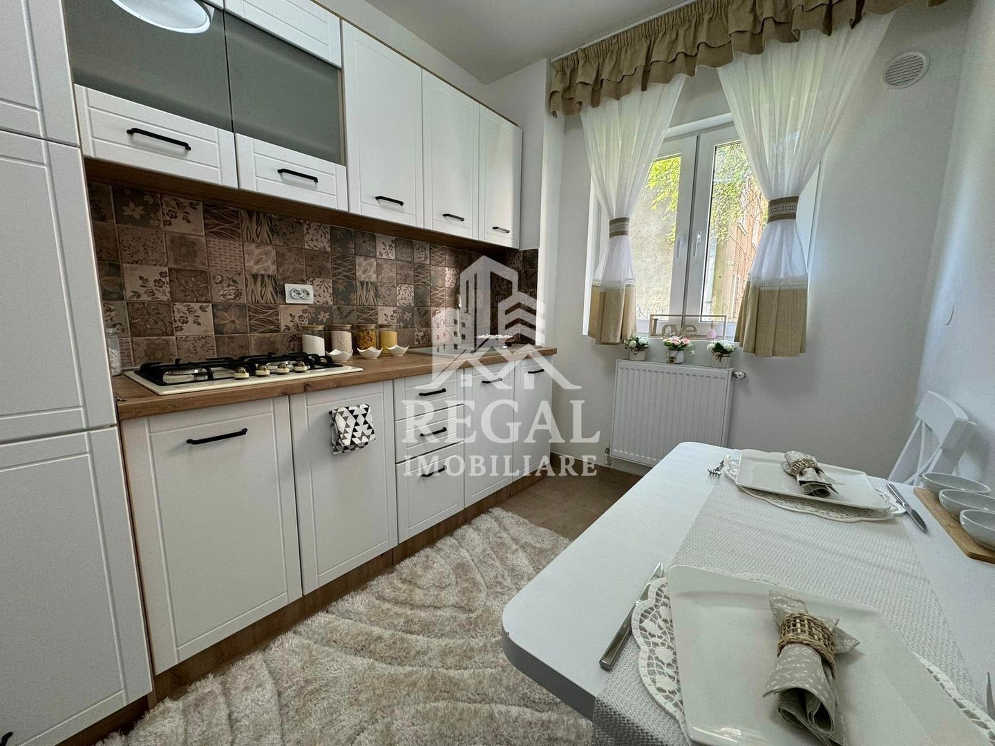 Apartament de închiriat cu două camere în zona Centrala - Poză 6