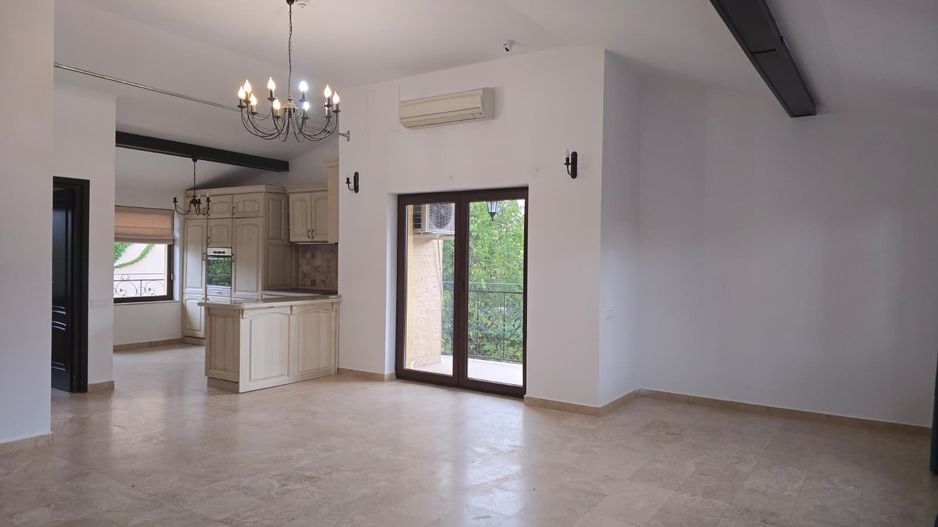9 camere, 5 bai, spatiu hobby, gradina, garaj,locatie buna - Poză 7