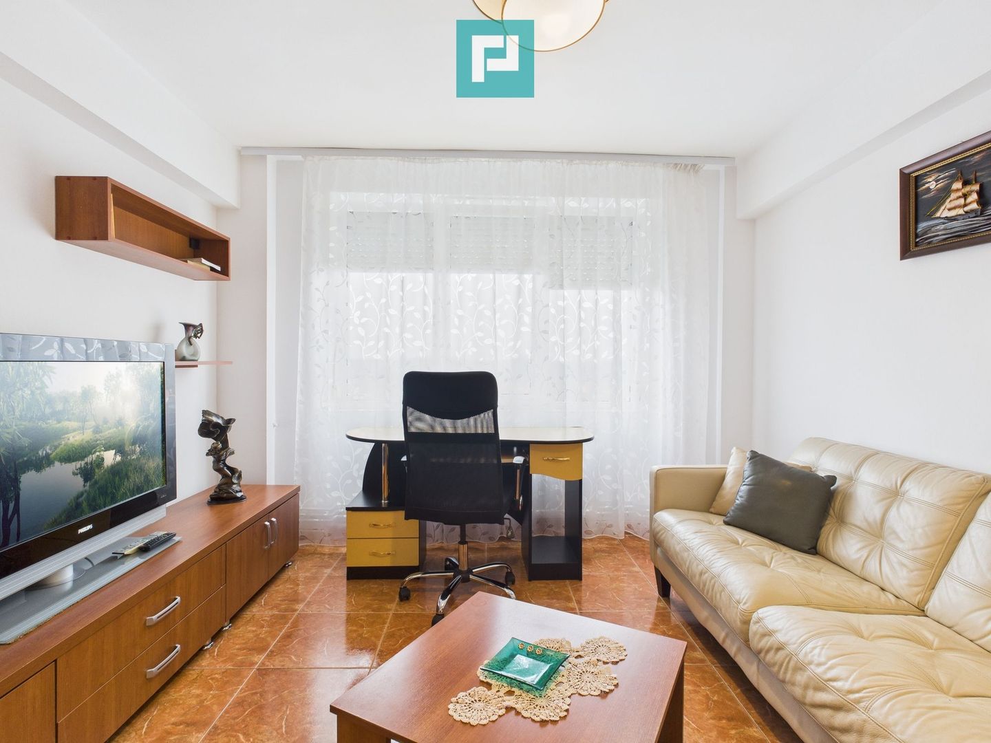 Apartament spațios, 3 camere ultracentral. - Poză 2