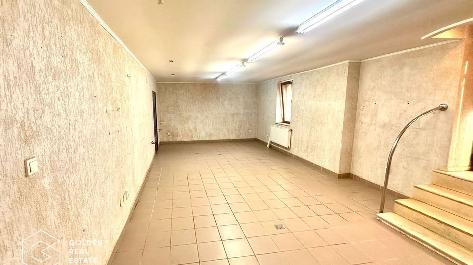 Spatiu comercial ultracentral, 3 camere, pretabil cabinet, salon infrumusetare - Poză 1