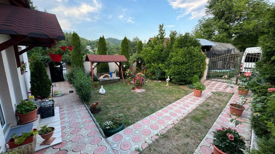 Casa 4 camere, anexe, recent renovata, foisor, teren 781mp, Izvoru, DB - Poză 7