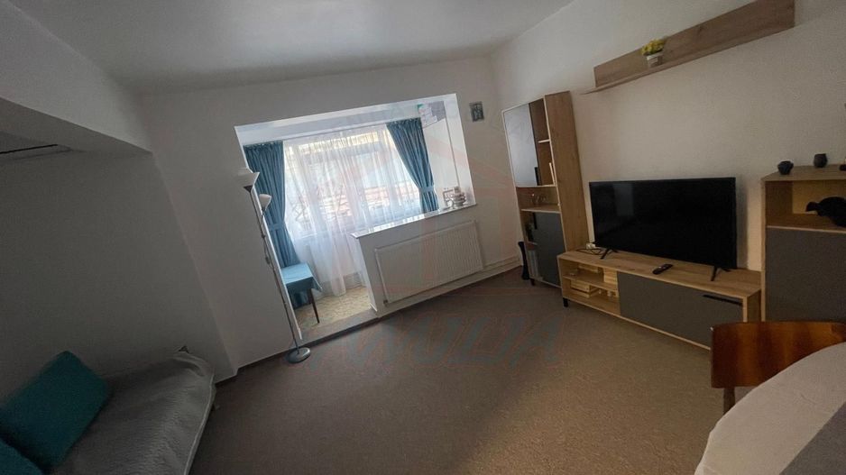 Inchiriere 2 camere, Centru, complet mobilat, utilat - Poză 2