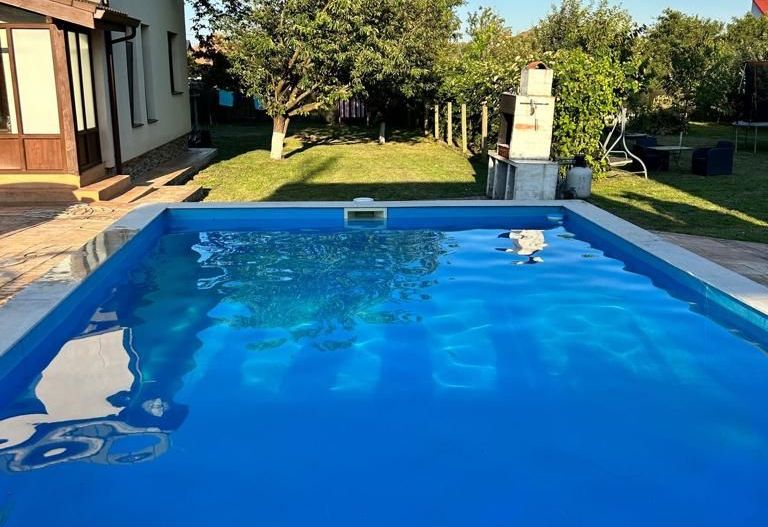 Casă spațioasă cu piscină, de vânzare în Simeria - Poză 3
