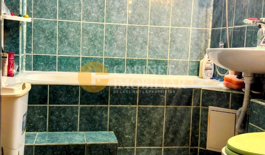 4 CAMERE DECOMANDAT + 2 BAI - 84 MP -Zona Galata - Poză 5