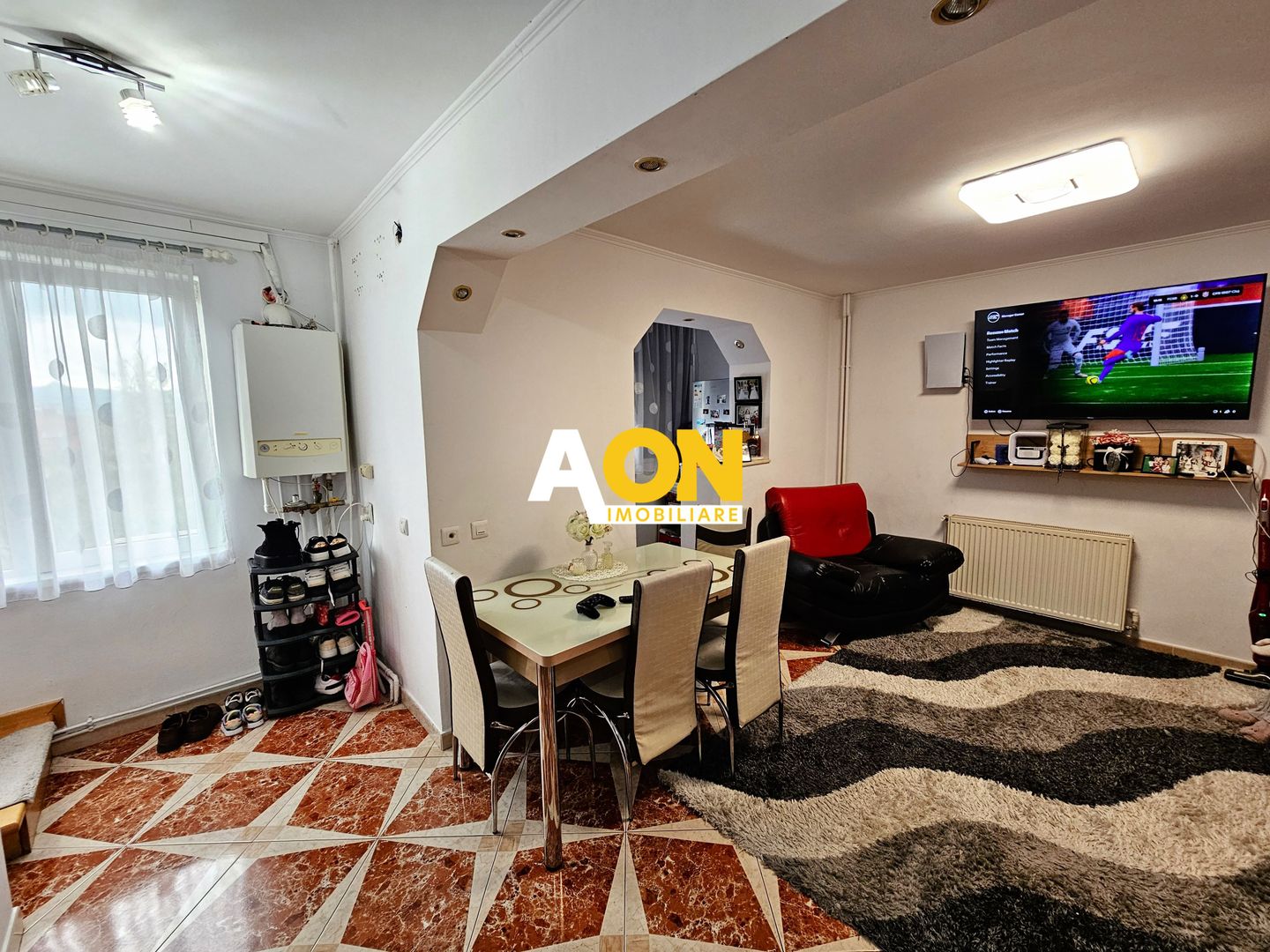Apartament 3 camere, cu scara interioara, et.2, zona Kaufland Cetate - Poză 2