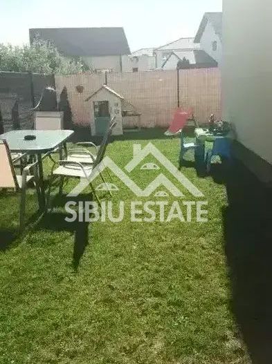 Apartament de vanzare 3 camere 2 bai gradina 74mp si parcare Selimbar - Poză 7