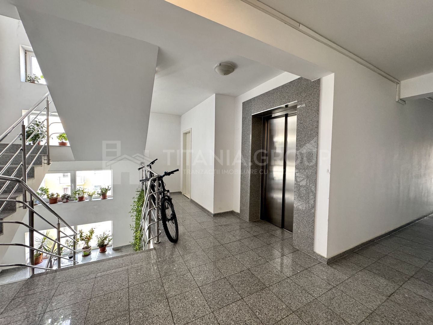 Garsonieră decomandată spațioasă , Avantgarden 3, short/long term - Poză 11