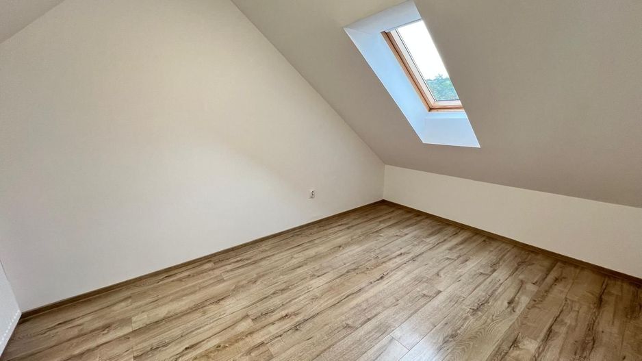 Casa cu 7 camere | 3 balcoane | Garaj | 220 mp + 80 mp curte | Cartier Panorama - Poză 23