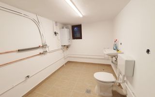 Casa D+P+M.  450 mp teren, 5 camere, garaj, pretabila pt. birouri - Poză 17