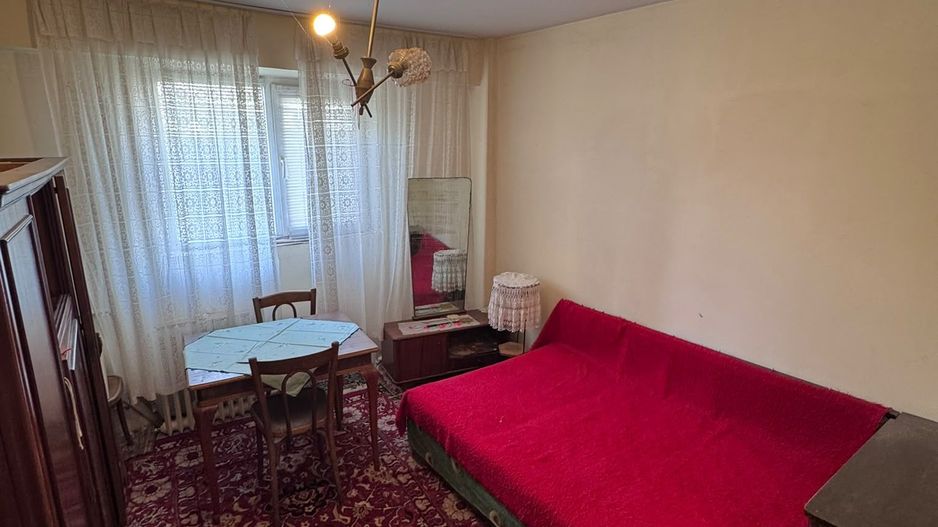 Apartament 3 camere de vânzare – Zona Pieței Centrale - Poză 1