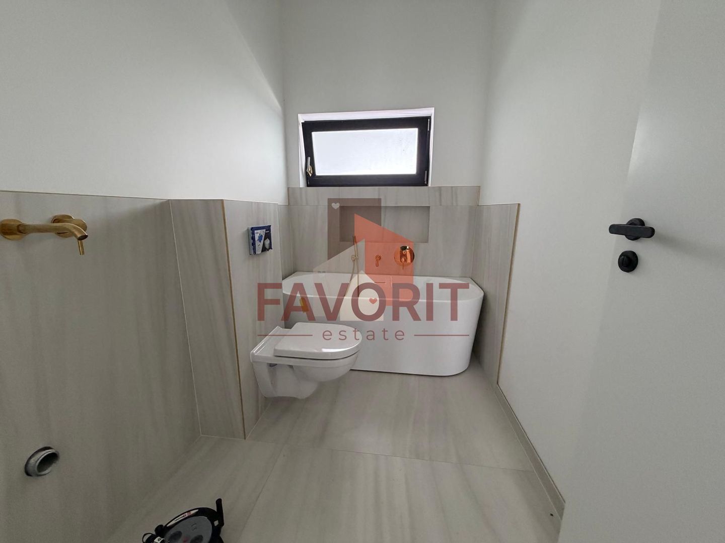 Triplex in Sacalaz | Finisaje premium | 4 camere | Asfalt | 2 balcoane - Poză 10