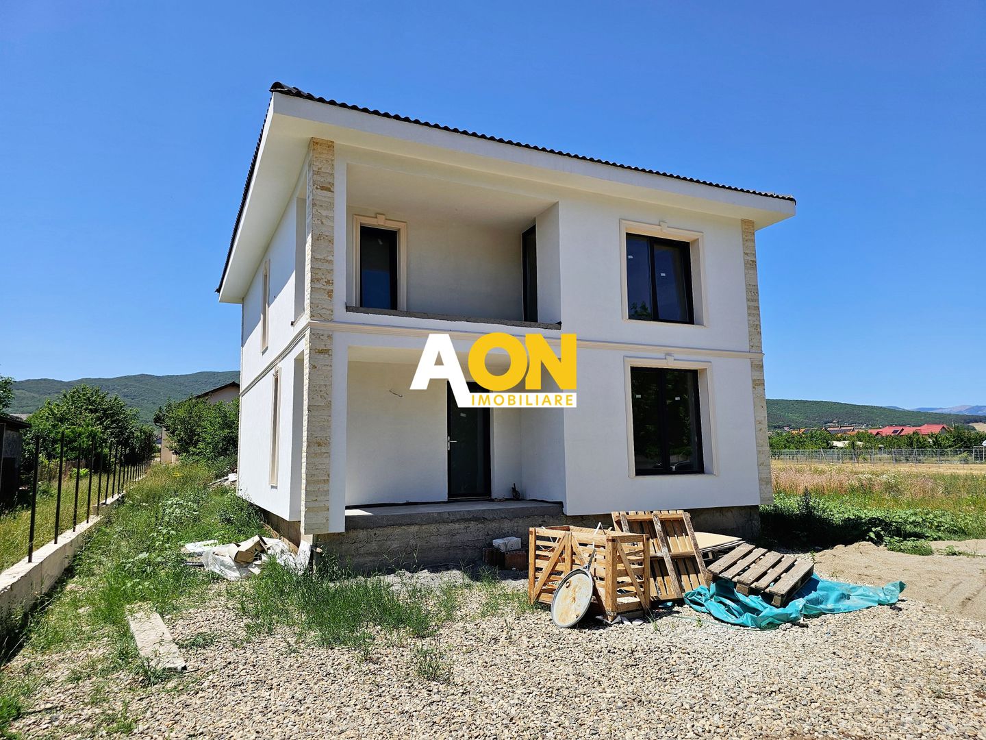 Casa noua, 4 camere, 700 mp teren, toate utilitatile, Micesti - Poză 1