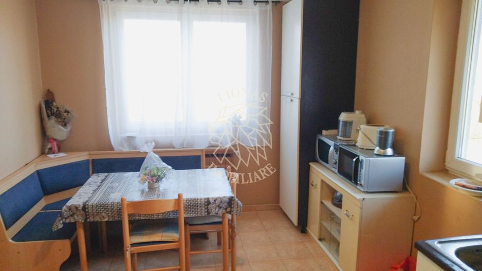 Oportunitate investitie! Casa 420 mp+balcoane-terasa 28 mp-Zavoaie - Poză 3