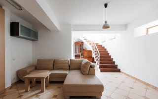 Chirie, casă/vilă, 6 camere, situată in inima capitalei - Poză 19