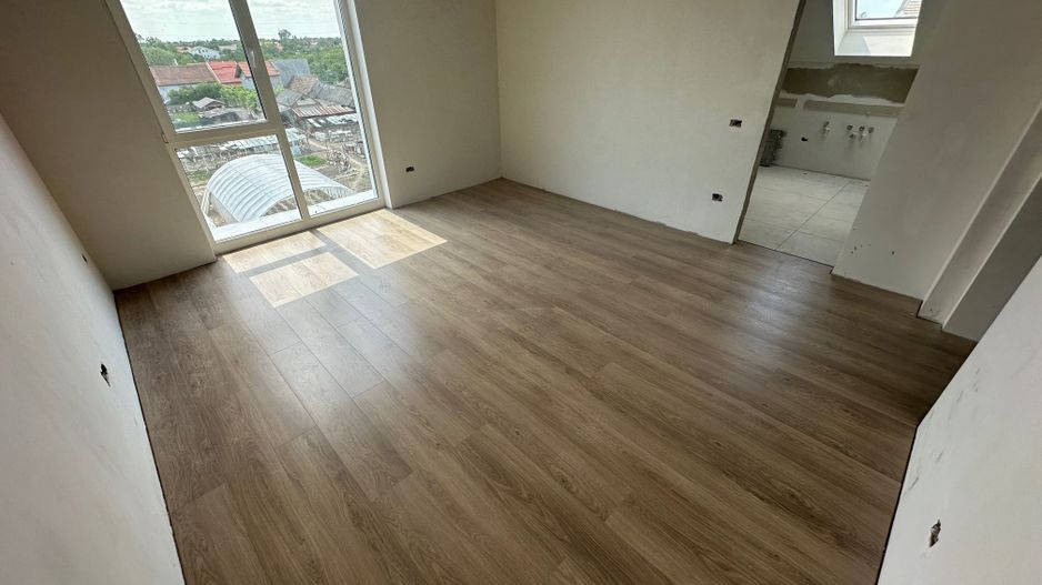 Apartment bloc nou cu lift si loc de parcare inclus - Poză 1