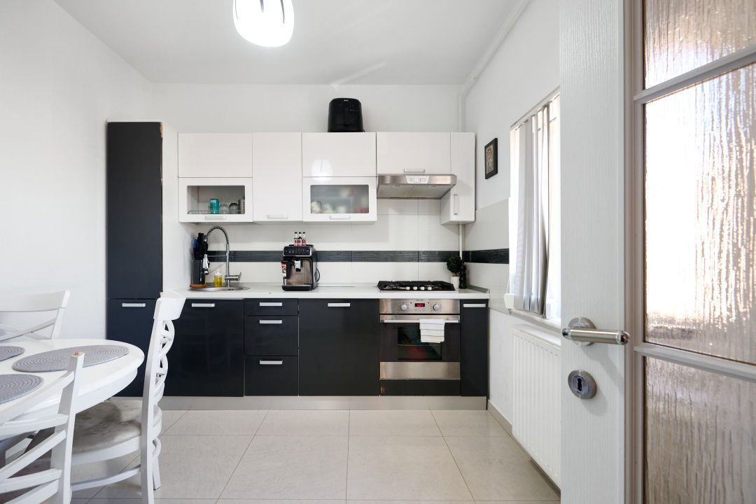 Eremia - Apartament 3 camere + studio | Scara interioara! - Poză 3
