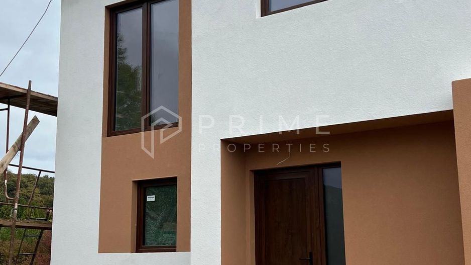 Casă nouă tip duplex izolat fonic în Livezeni - Poză 2