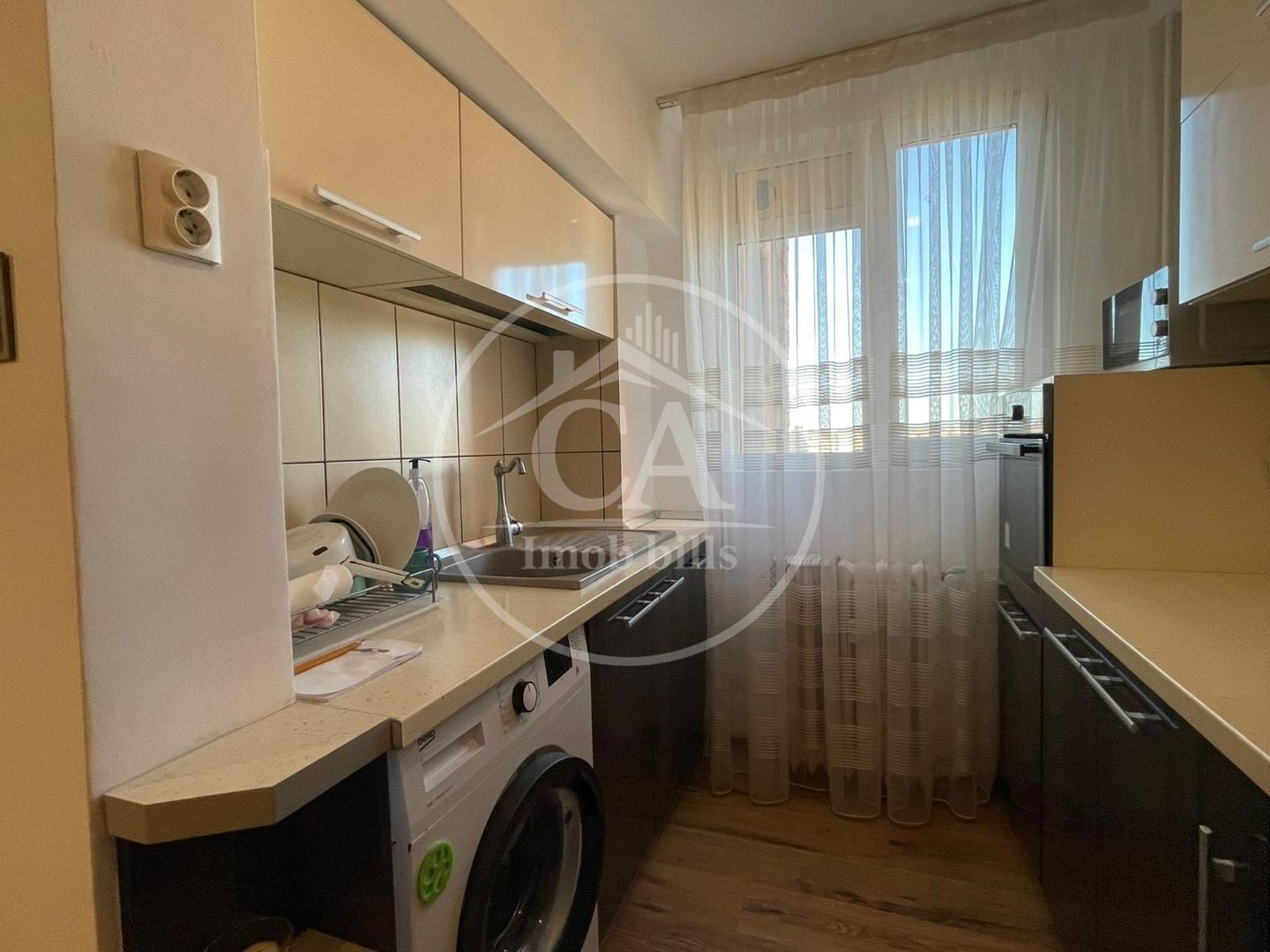 Apartament de vanzare cu 3 camere in zona Decbal, Oradea. - Poză 8